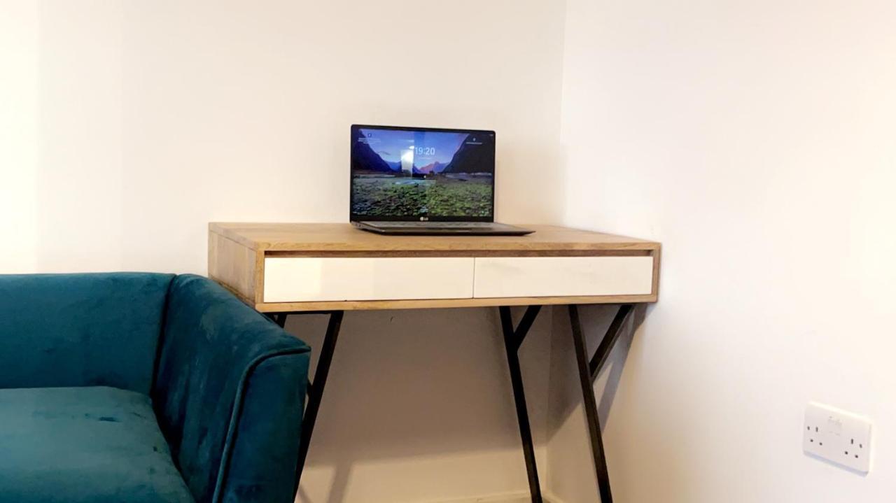 Luxury 1 Bed Apartment With Parking Manchester Esterno foto