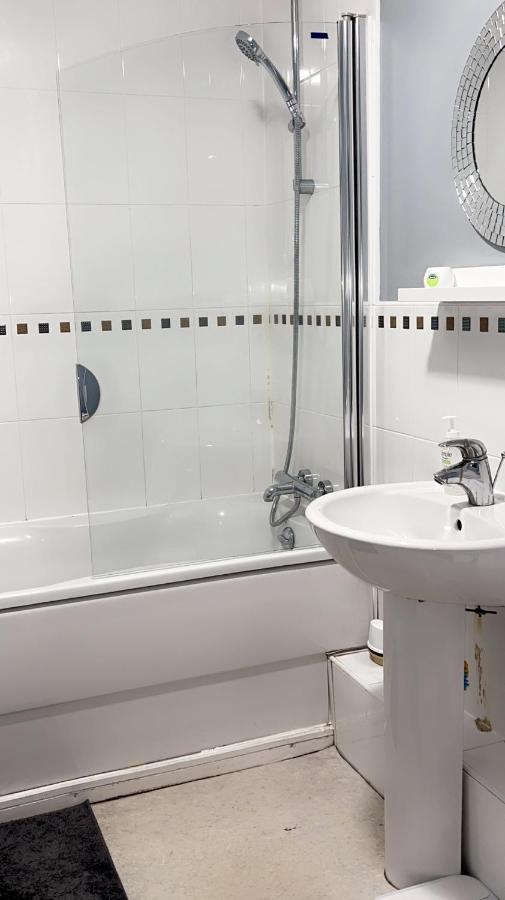 Luxury 1 Bed Apartment With Parking Manchester Esterno foto