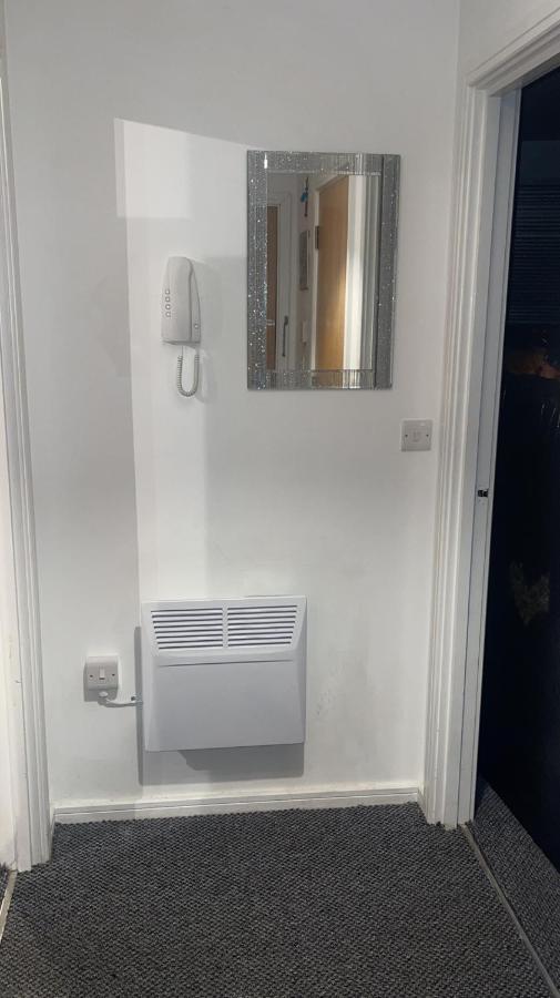 Luxury 1 Bed Apartment With Parking Manchester Esterno foto